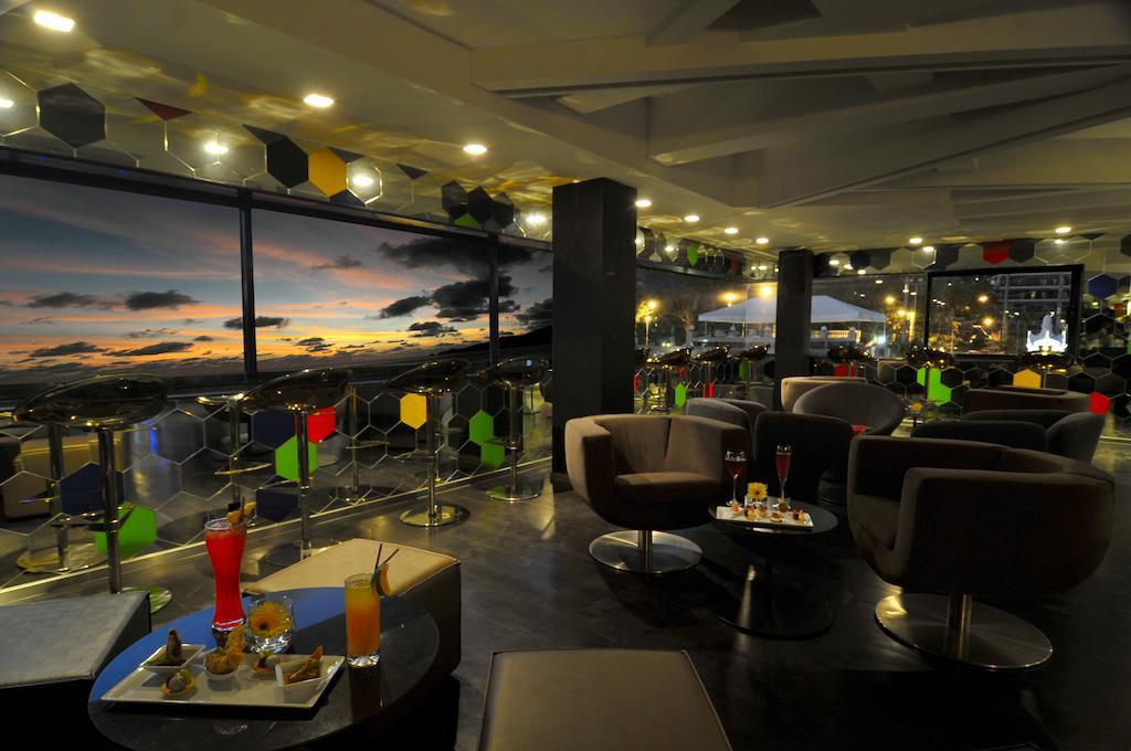 B - Lay Tong Resort Phuket Restoran fotoğraf