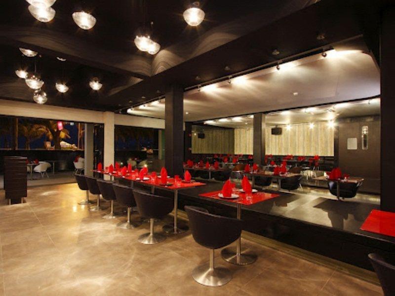 B - Lay Tong Resort Phuket Restoran fotoğraf